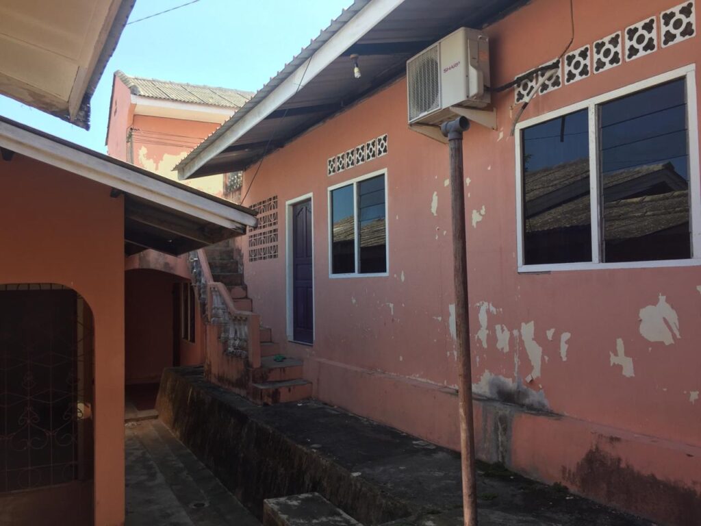 Rumah Taman Bahagia 3 Samping